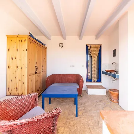 Villa With Private Pool And Large Garden
